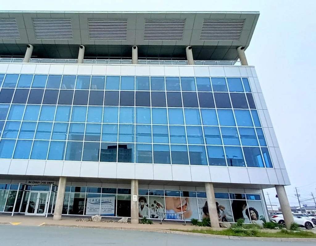 Exterior of Lakeside Dental