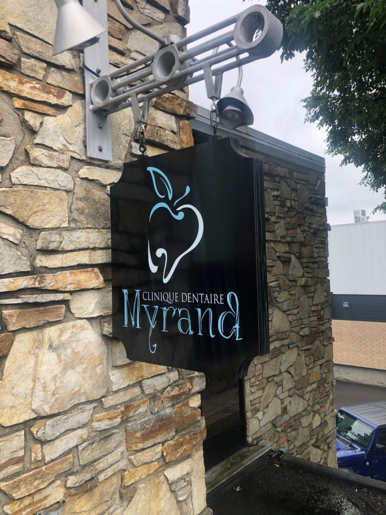 L'enseigne de la Clinique Dentaire Myrand