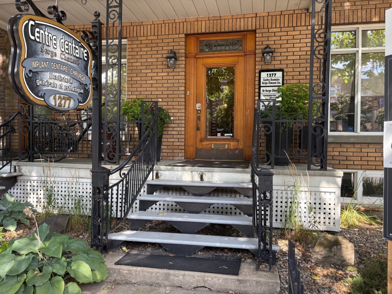 Front Door | Centre Dentaire Serge Chaussé