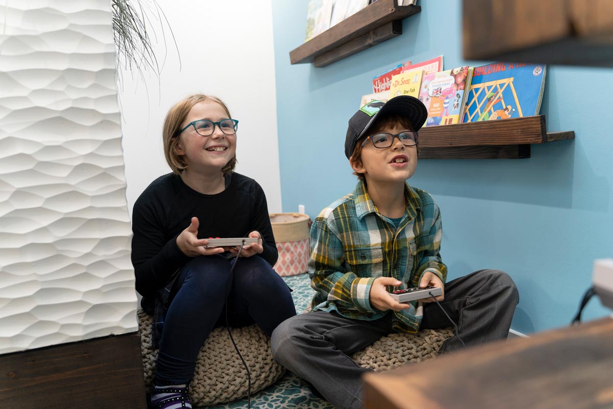 Fun Games to Keep Kids Happy While They Wait