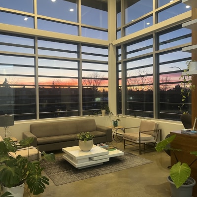 Waiting area at Aura Clinique Dentaire Elite