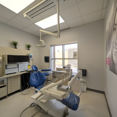 Salle de traitement chez Clinique dentaire Sourire Santé