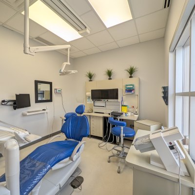 Salle de traitement chez Clinique dentaire Sourire Santé