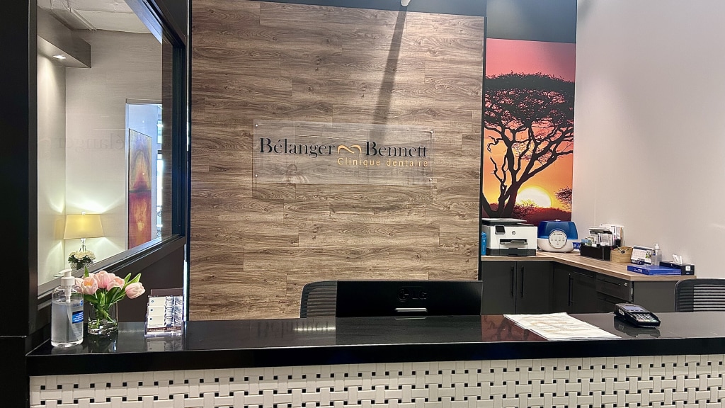 Reception desk at Clinique Dentaire Rive-Sud Boucherville