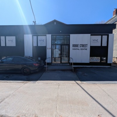 Exterior of Robie Street Dental Centre