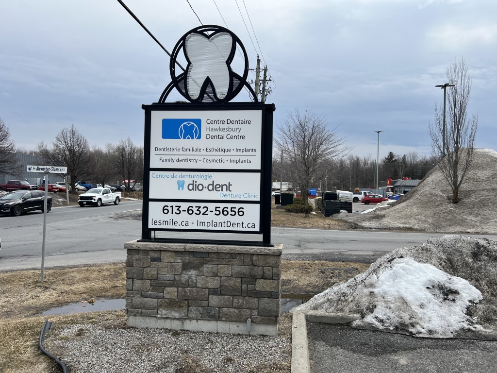 Signage at Hawkesbury Dental Centre