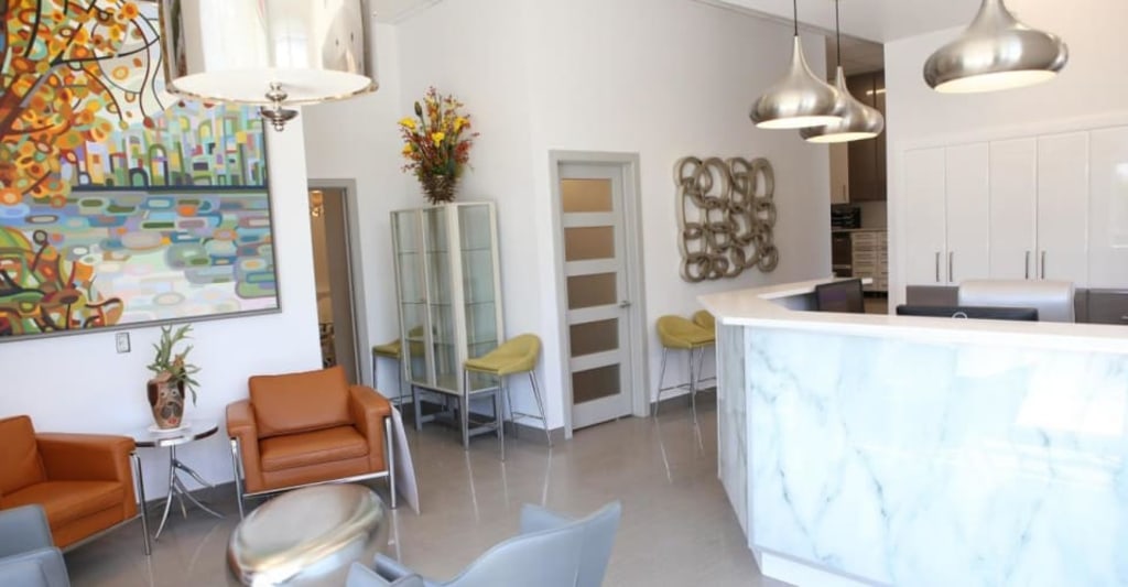 Waiting area at Centre Dentaire Dre Guylaine Raymond