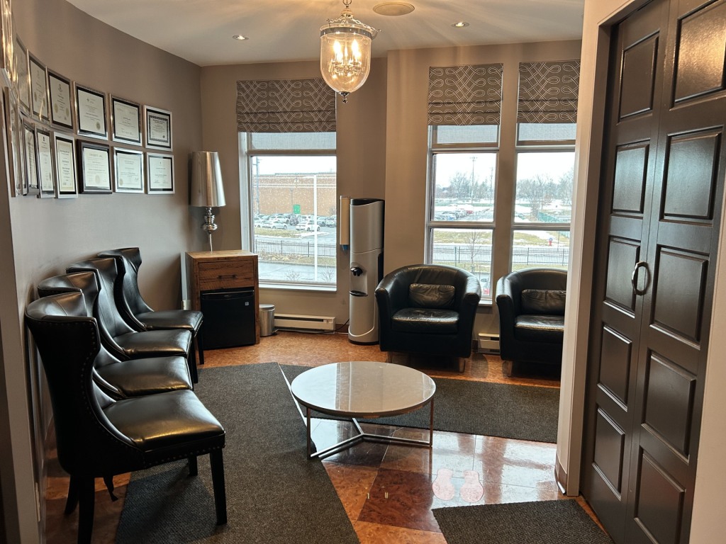 Waiting area at Art Dentaire Familial