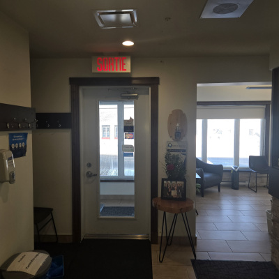 Salle d’attente chez Clinique dentaire Albert et Cayouette