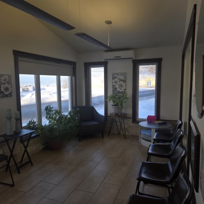 Salle d’attente chez Clinique dentaire Albert et Cayouette