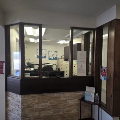 Bureau de réception chez Clinique dentaire Albert et Cayouette
