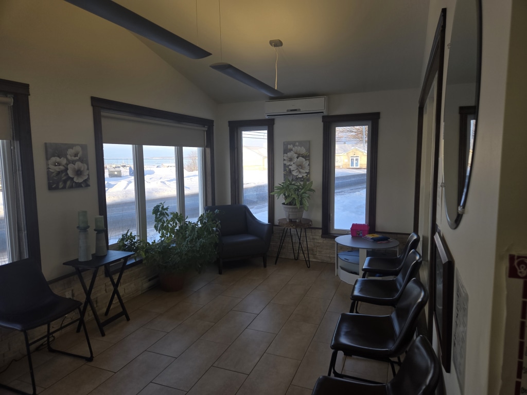 Salle d’attente chez Clinique Dentaire Carleton-sur-Mer