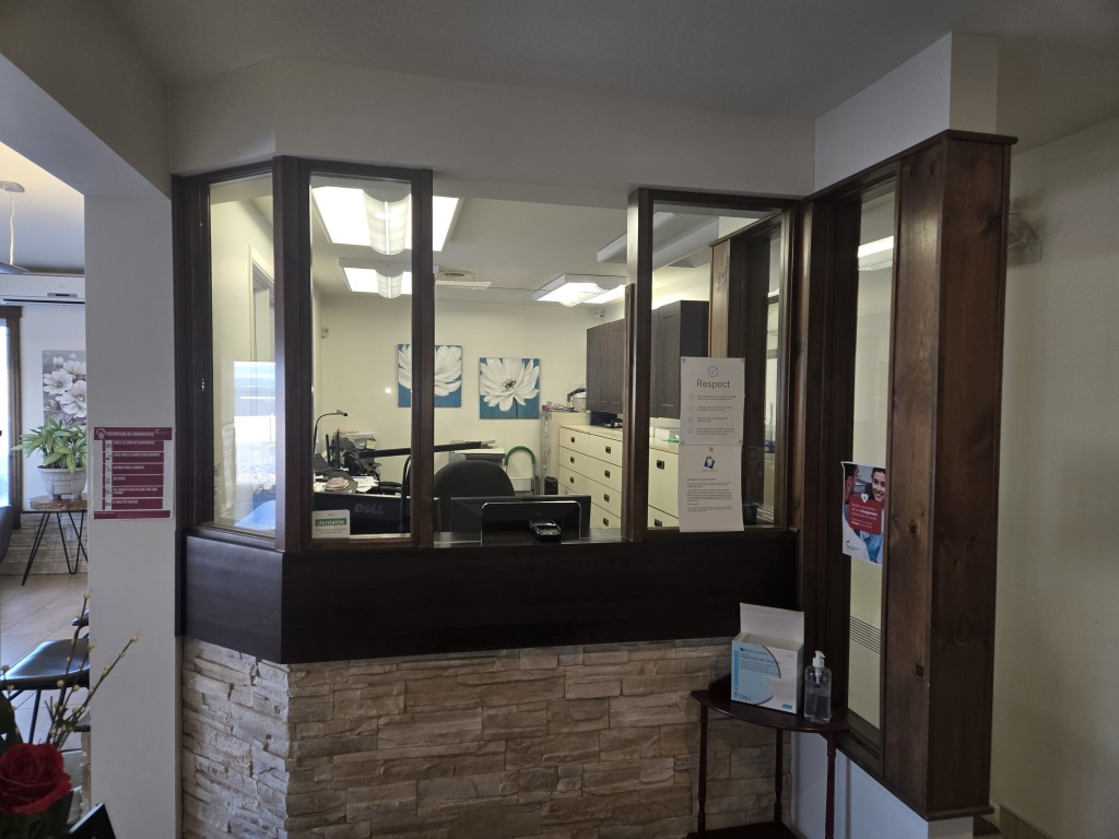 Bureau de réception chez Clinique Dentaire Carleton-sur-Mer