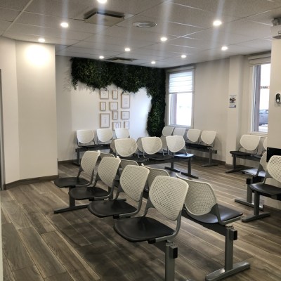 Salle d’attente chez Centre dentaire et d'implantologie Francis Côté
