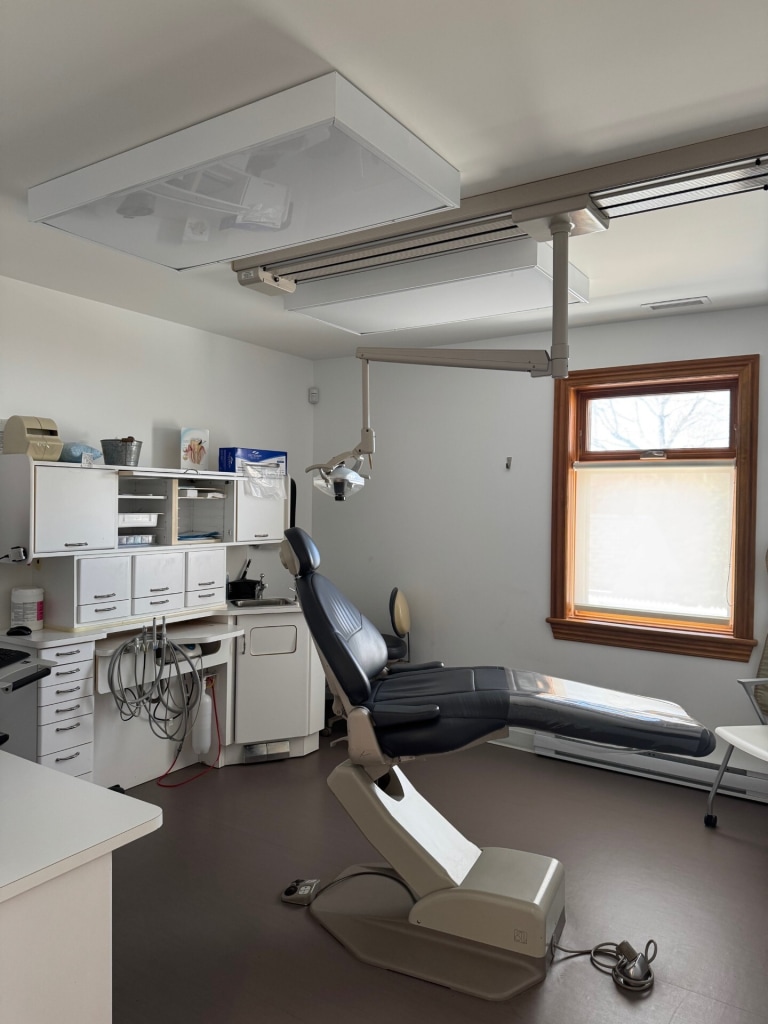 Treatment room at Centre Dentaire de l'Ouest