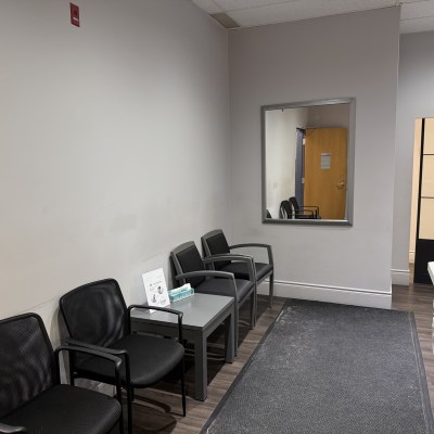 Waiting area at Alinea Dental