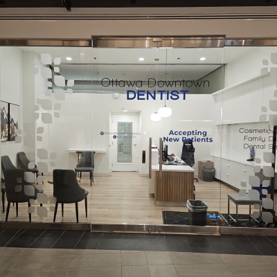 Entrance to Ottawa Downtown Dentist