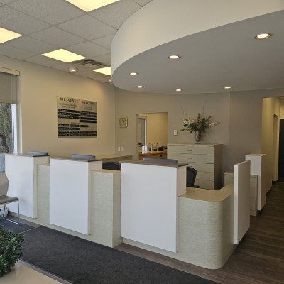 Reception desk at Clinique Dentaire Dr. S. Sgro & Dr. J. Lang