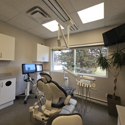Treatment room at Clinique Dentaire Dr. S. Sgro & Dr. J. Lang