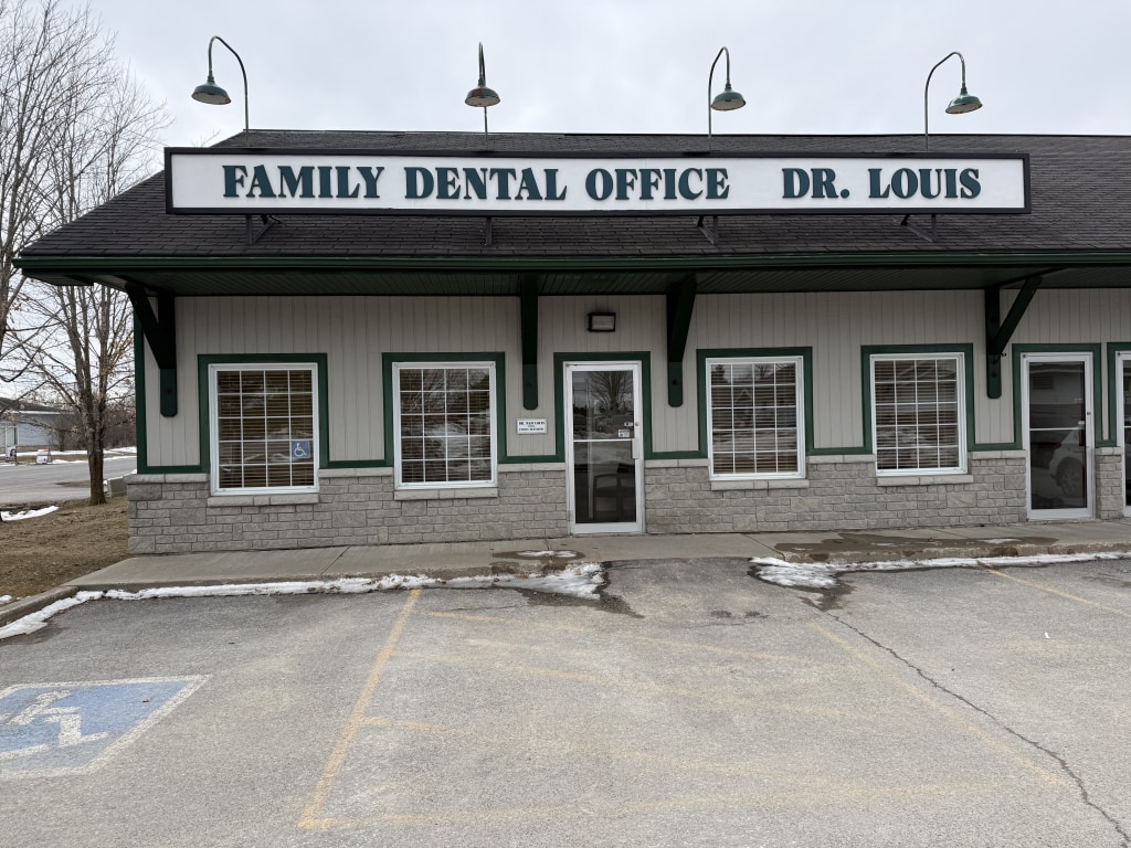 Dr. Naji Louis Family Dentistry exterior