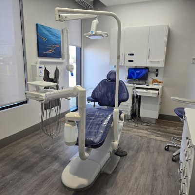 Salle de traitement chez Centre Dentaire Amirault