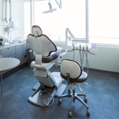 Salle de traitement chez Centre dentaire Pellan & Lessard