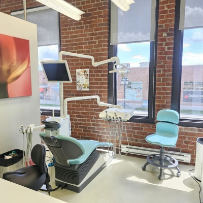 Salle de traitement chez Clinique Dentavie