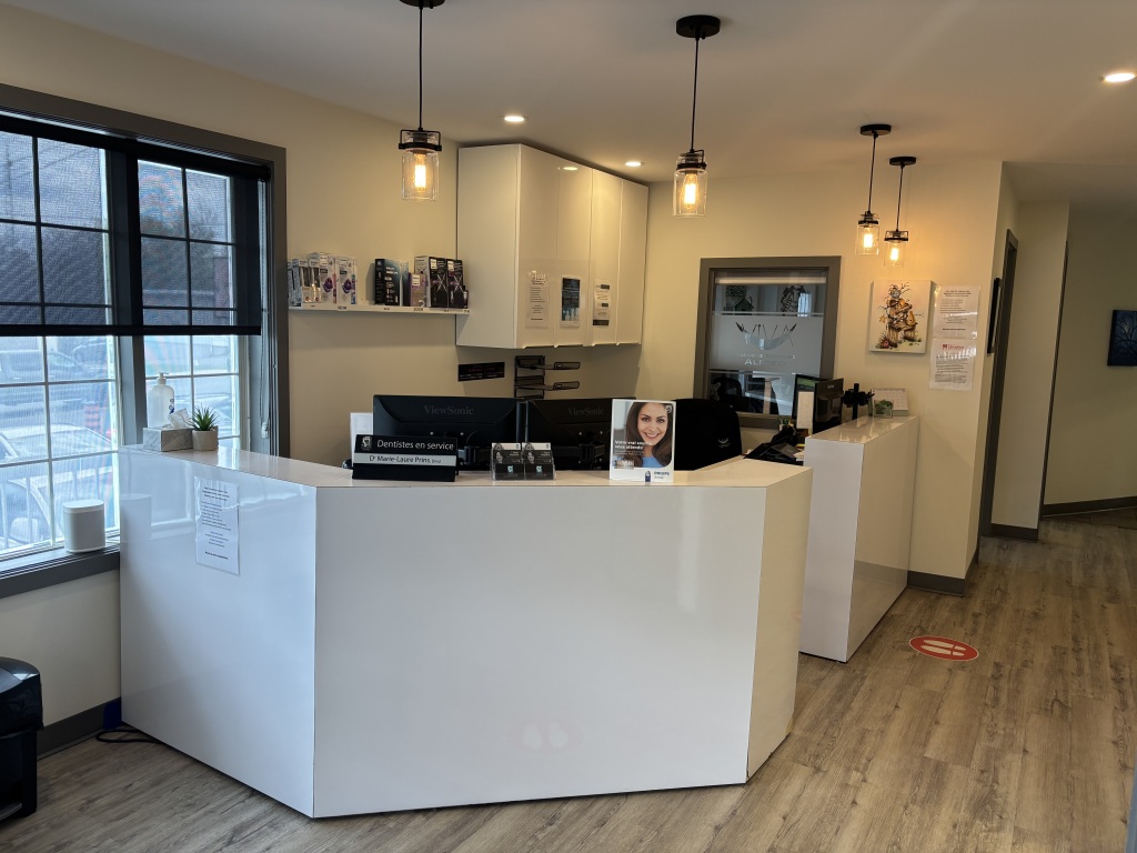 Bureau de réception chez Centres Dentaires VIVA