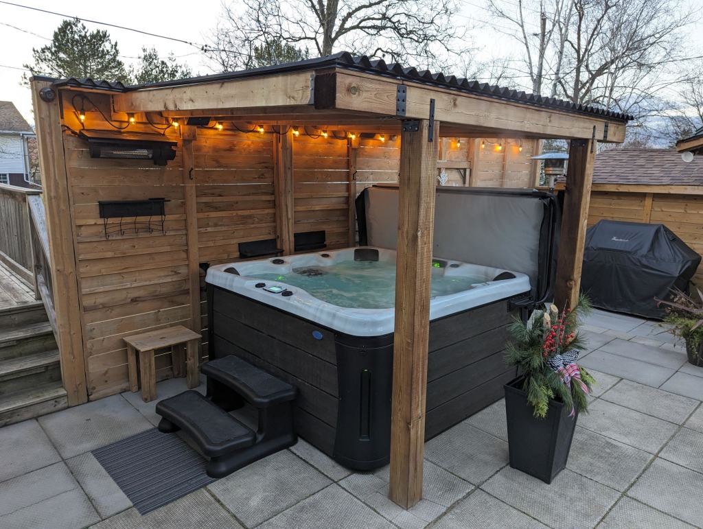 Spa under a pergola