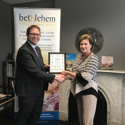 Chris Bittle, St. Catharines MP Present Plaque to Lori Beech